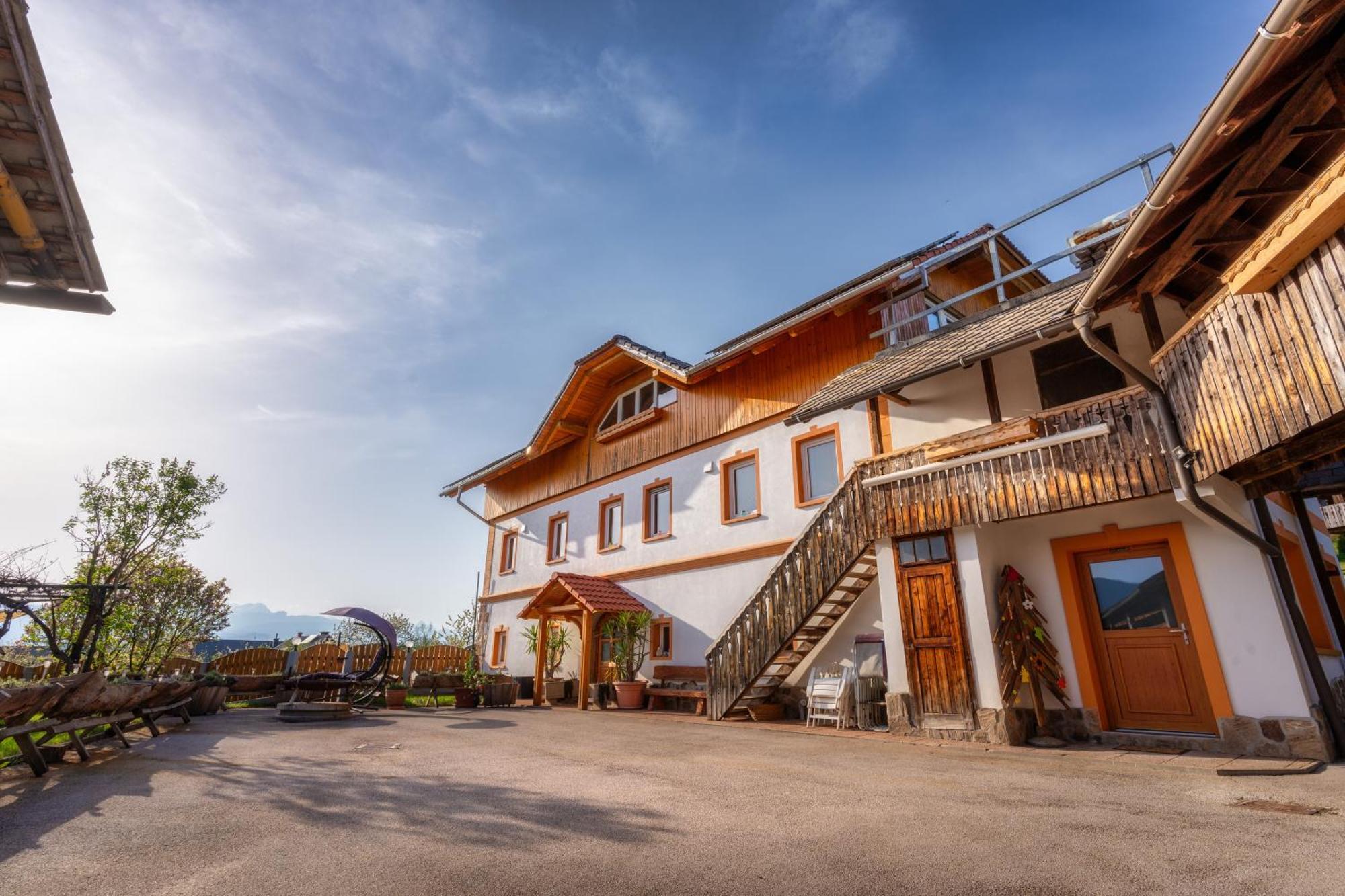 Stara Soncna Hisa Lägenhet Radovljica Exteriör bild